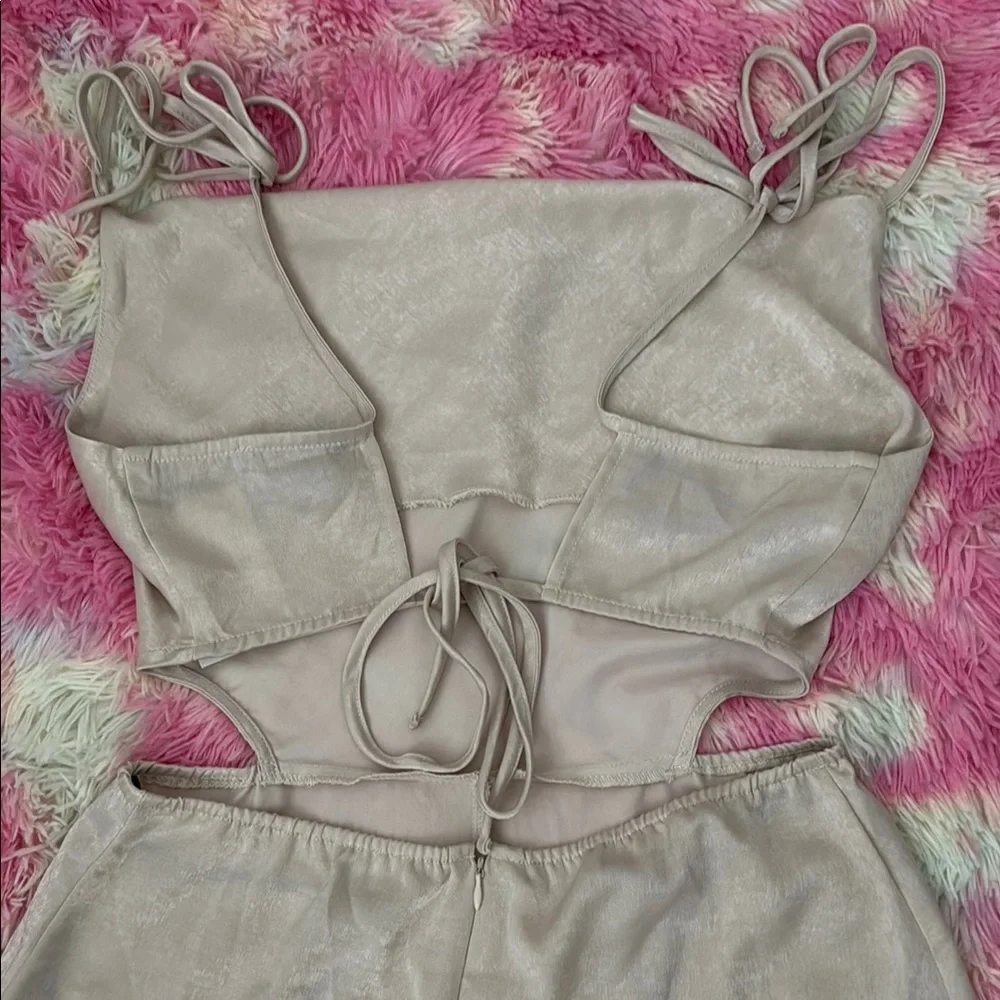 Forever 21 Cream Sleeveless Jumpsuit with Fitted Waist - Picture 5 of 6
